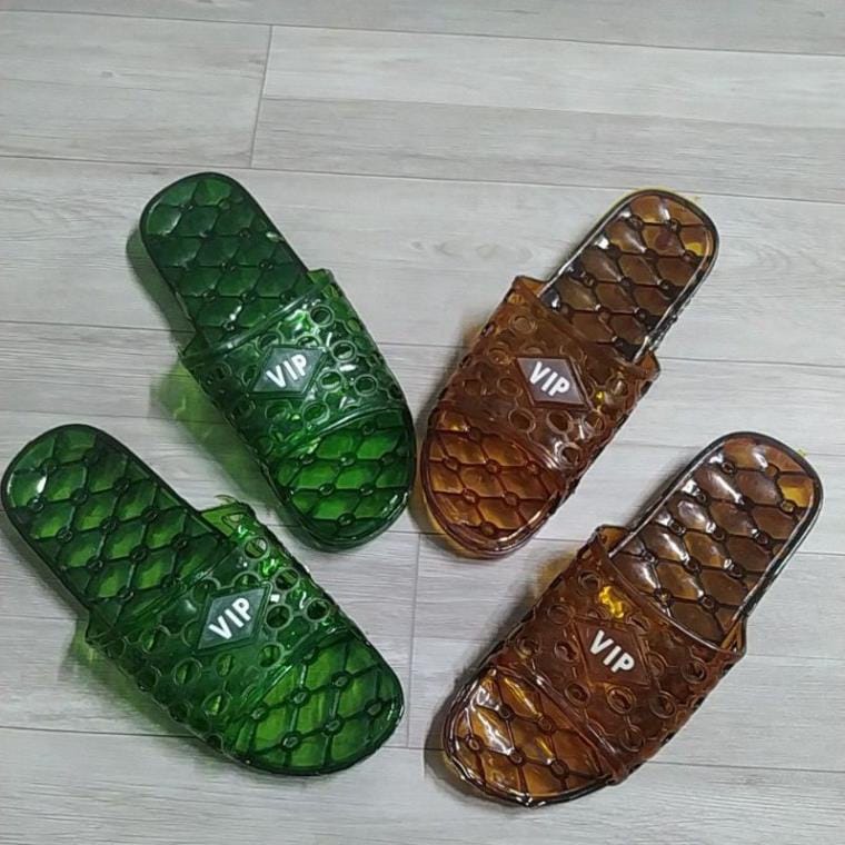Ưu điểm vượt trội của dép nhựa đi trong nhà 